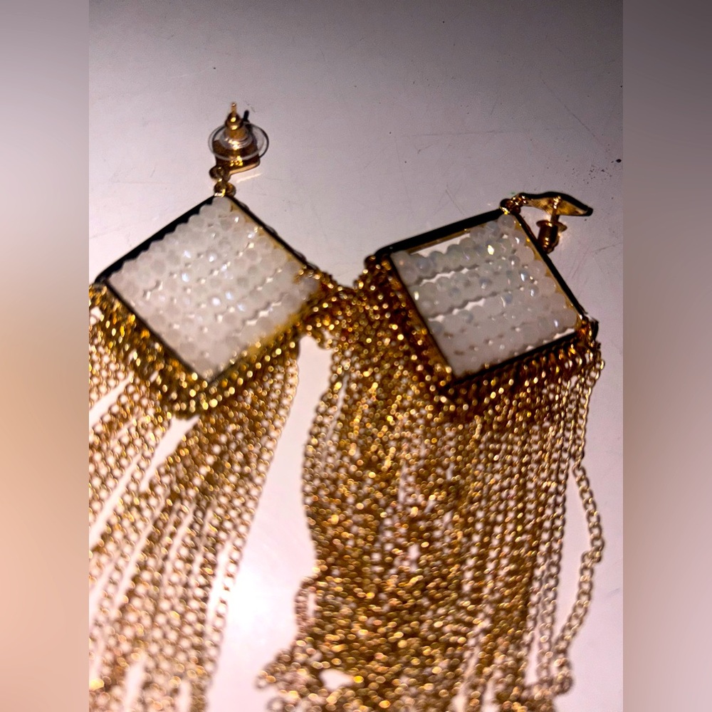 5 pairs of ear rings with cute jewelry box
